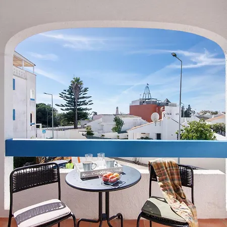 Oura Apartment *
